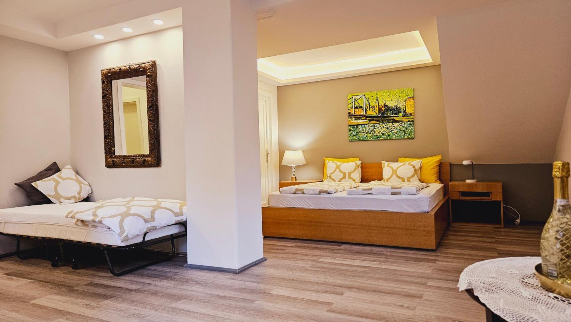 Budasmile At Buda Castle - Aircon & Free Parking Apartman